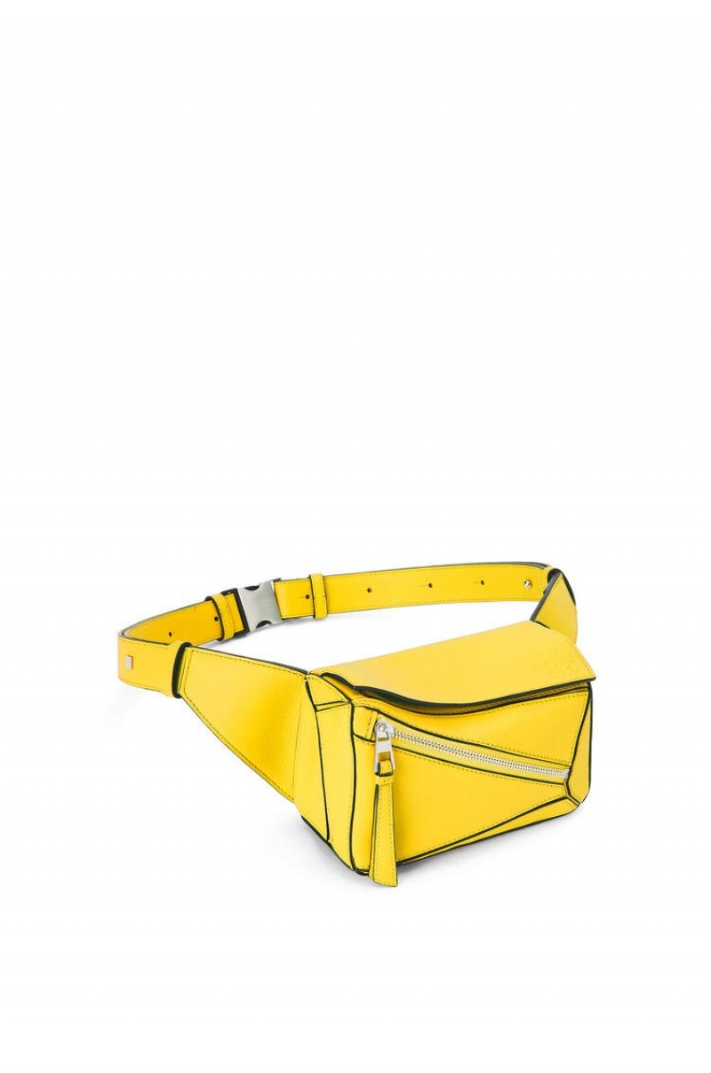 Riñonera Loewe Mini Puzzle bumbag in classic calfskin Hombre Limón | 139KWOVUA