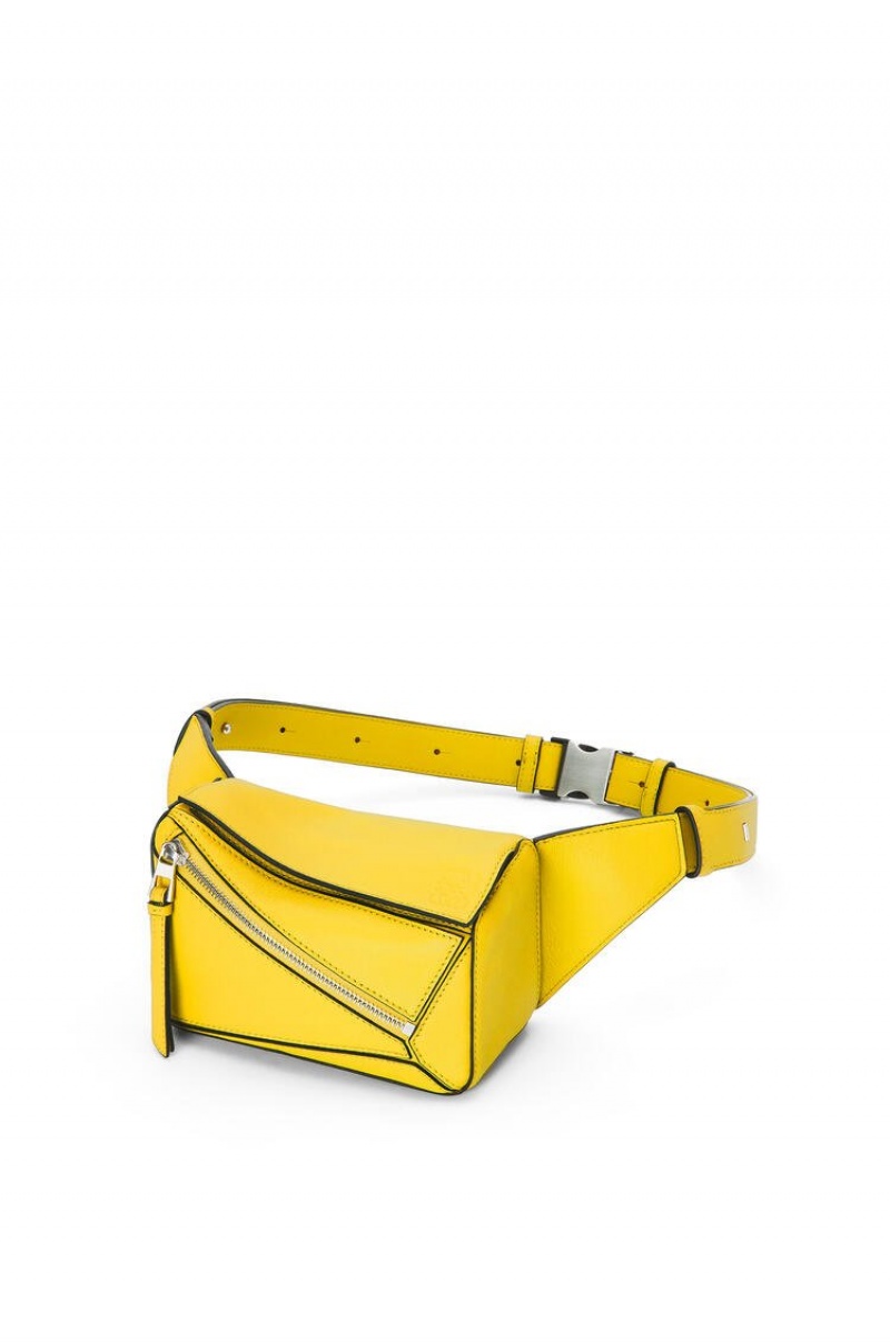 Riñonera Loewe Mini Puzzle bumbag in classic calfskin Hombre Limón | 139KWOVUA