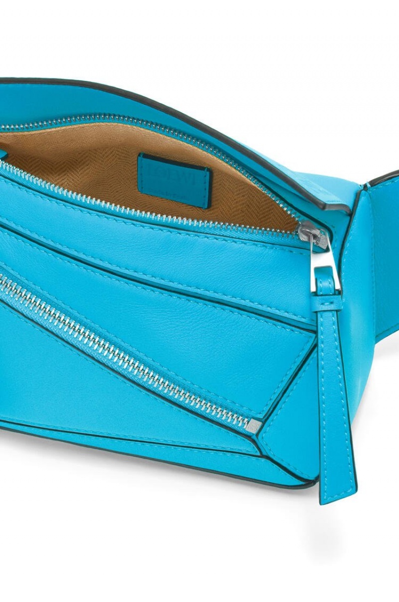 Riñonera Loewe Mini Puzzle bumbag in classic calfskin Hombre Cyan | 104RFENWU