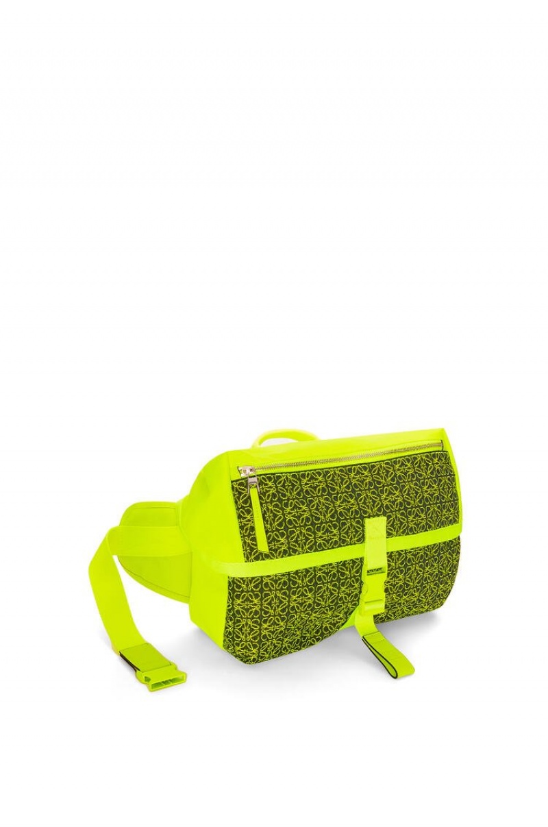 Riñonera Loewe Postman Sling in Anagram jacquard and canvas Hombre Amarillo Azul Marino Oscuro | 960JAWOHG