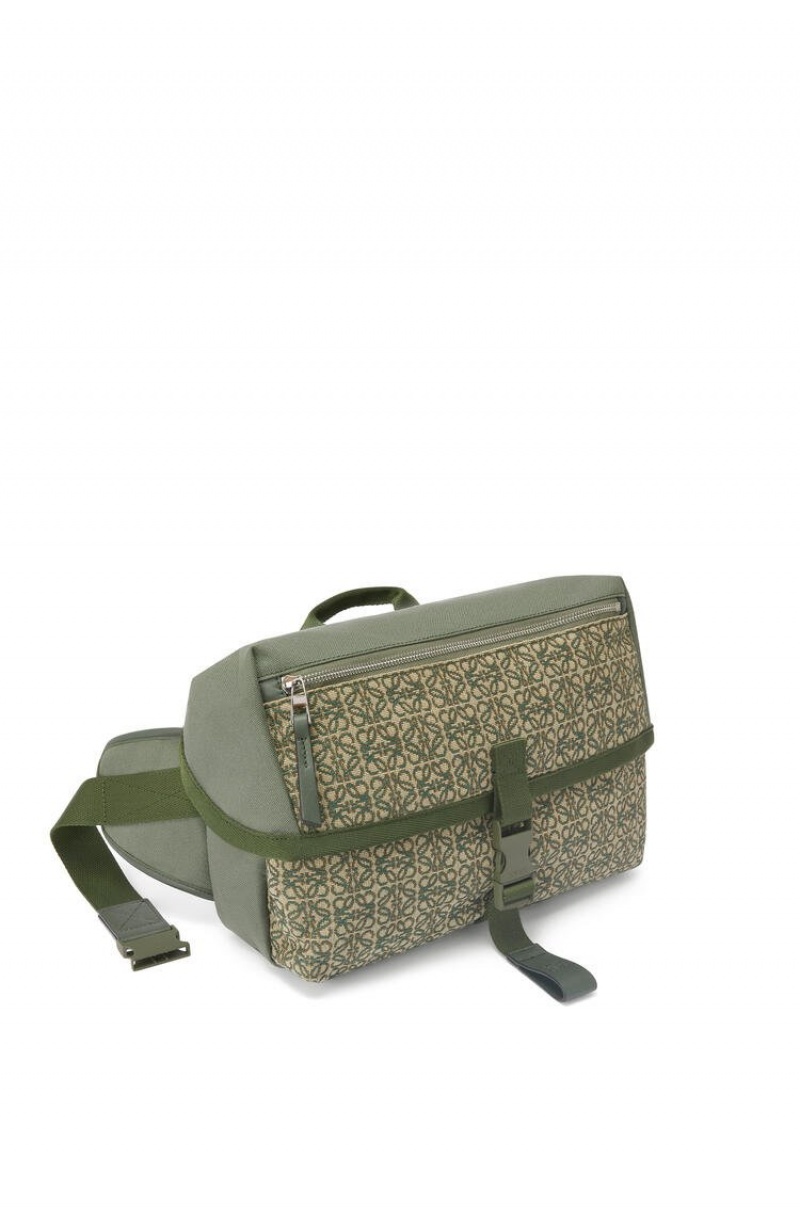 Riñonera Loewe Postman Sling in Anagram jacquard and canvas Hombre Kaki Verde | 794WPAIGF