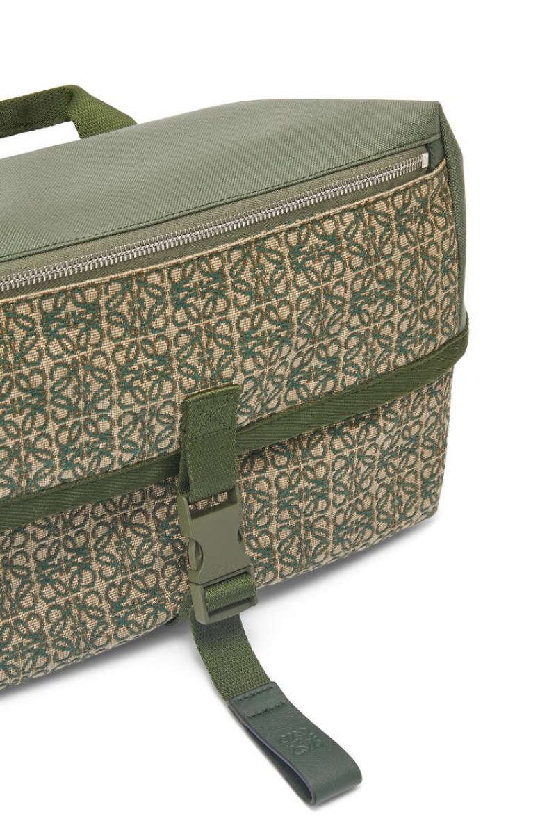 Riñonera Loewe Postman Sling in Anagram jacquard and canvas Hombre Kaki Verde | 794WPAIGF