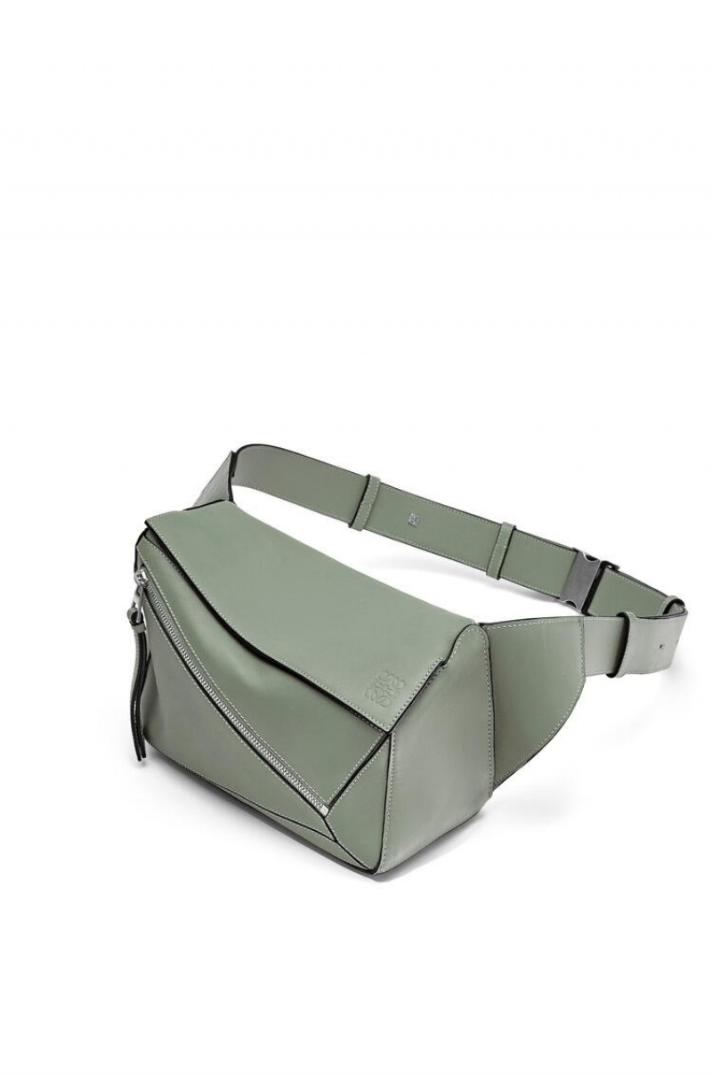 Riñonera Loewe Small Puzzle Bumbag in classic calfskin Hombre Verde Menta | 403HJVPSR