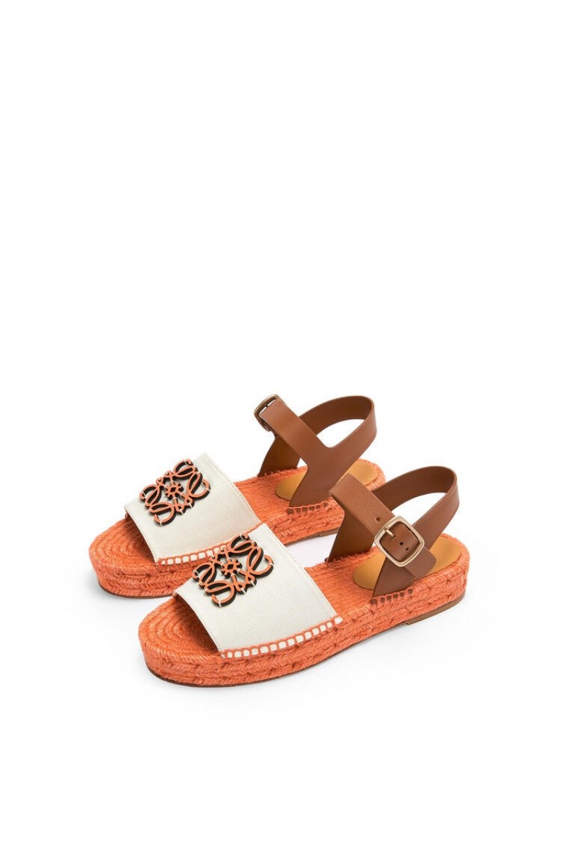 Sandalias Loewe Anagram espadrille in canvas and calfskin Mujer Natural / Tangerine | 846XBRQGH