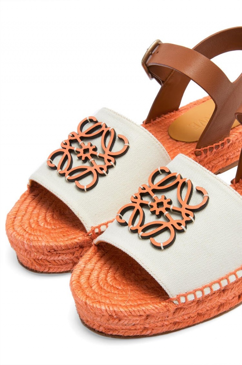 Sandalias Loewe Anagram espadrille in canvas and calfskin Mujer Natural / Tangerine | 846XBRQGH