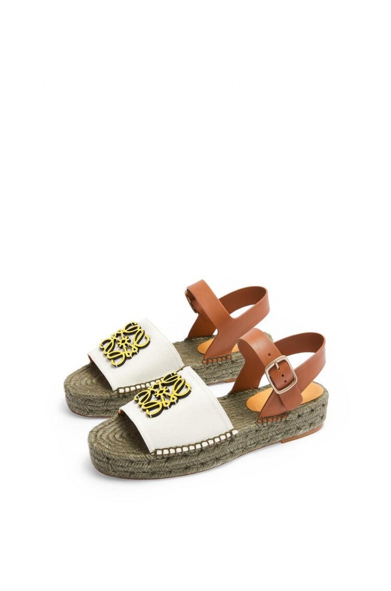 Sandalias Loewe Anagram espadrille in canvas and calfskin Mujer Amarillo | 781CSHPOD