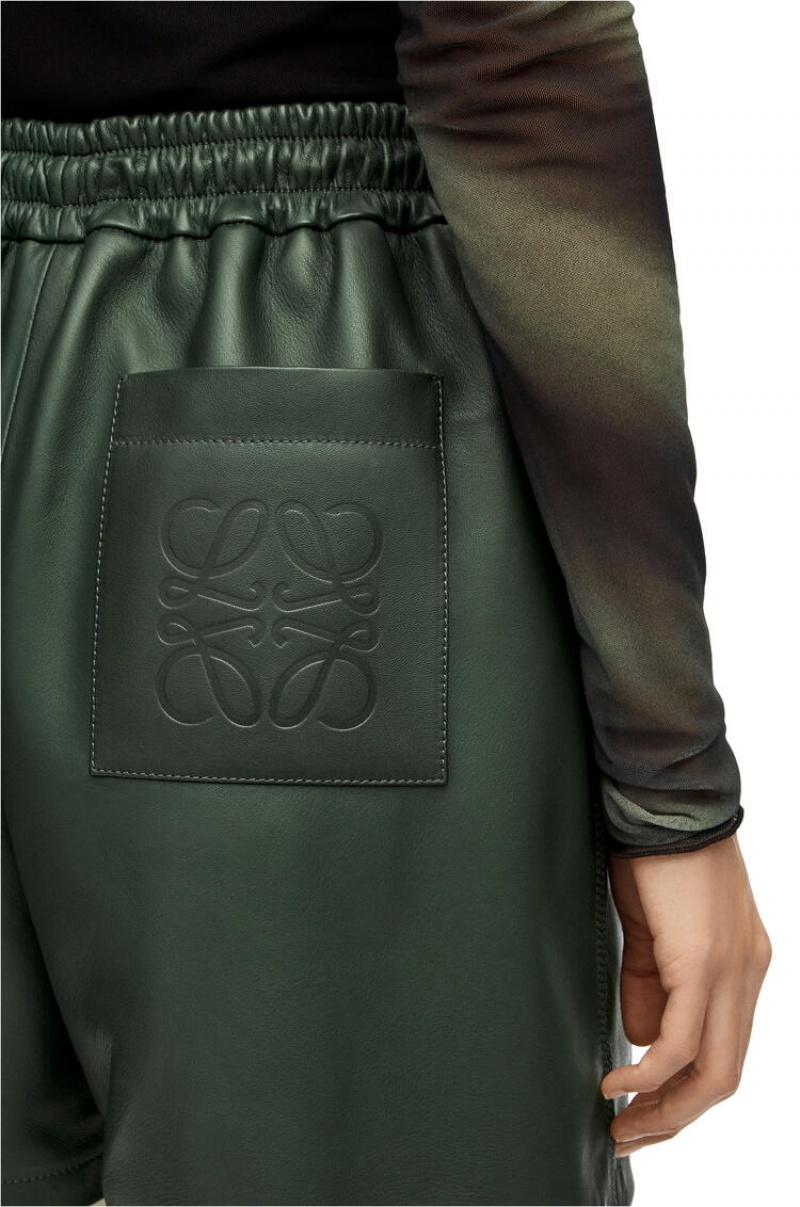 Short Loewe Elasticated shorts in nappa Mujer Verde | 025MDUGRF