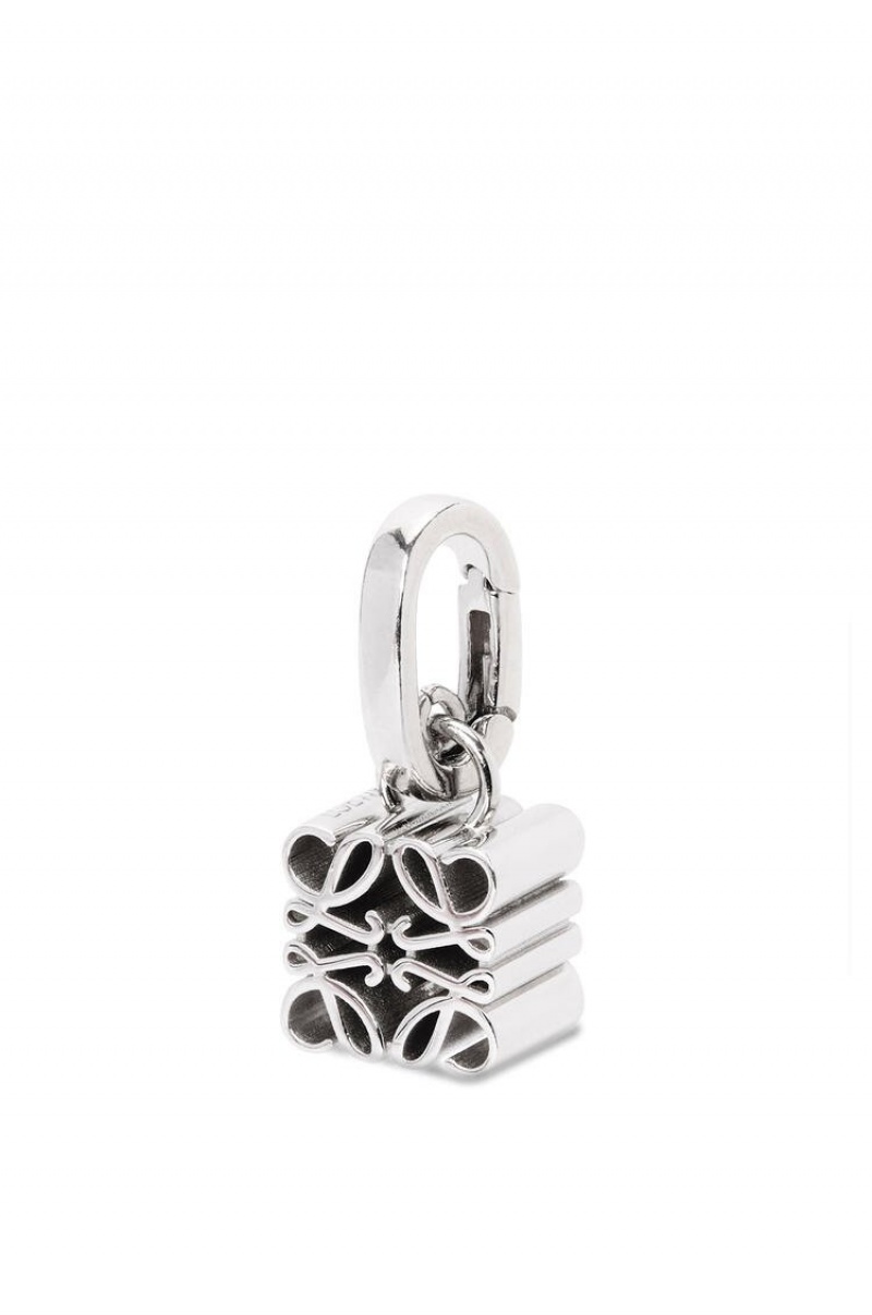 Silver Jewellery Loewe Anagram charm in sterling silver Mujer Plateadas | 753RUMPWY