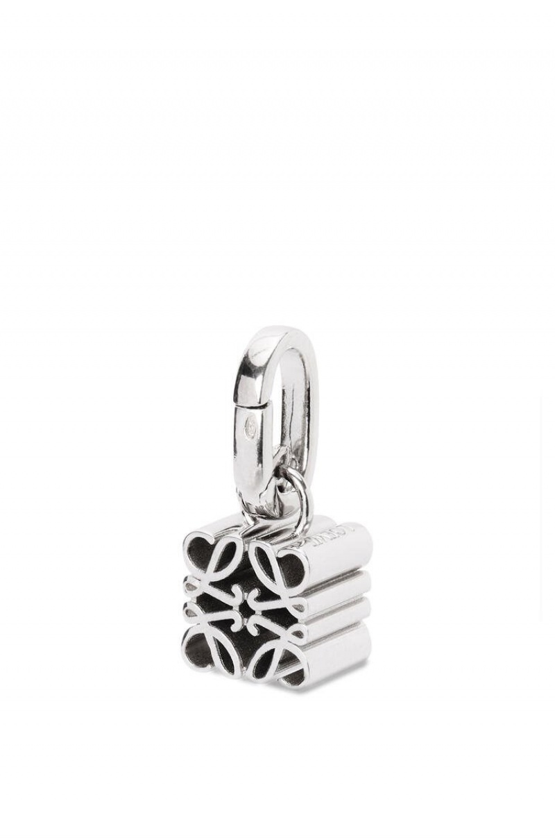 Silver Jewellery Loewe Anagram charm in sterling silver Mujer Plateadas | 753RUMPWY