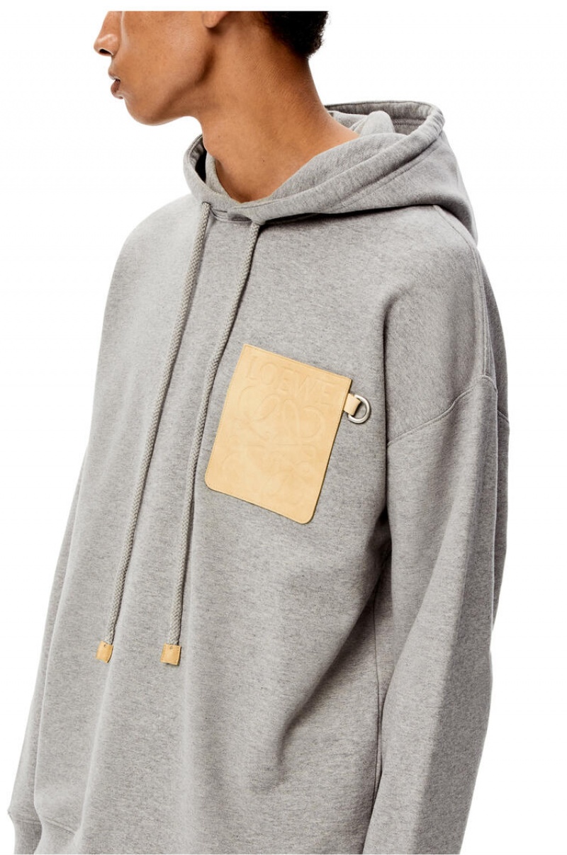 Sudaderas Loewe Anagram leather patch hoodie in cotton Hombre Gris | 158MFBTOC