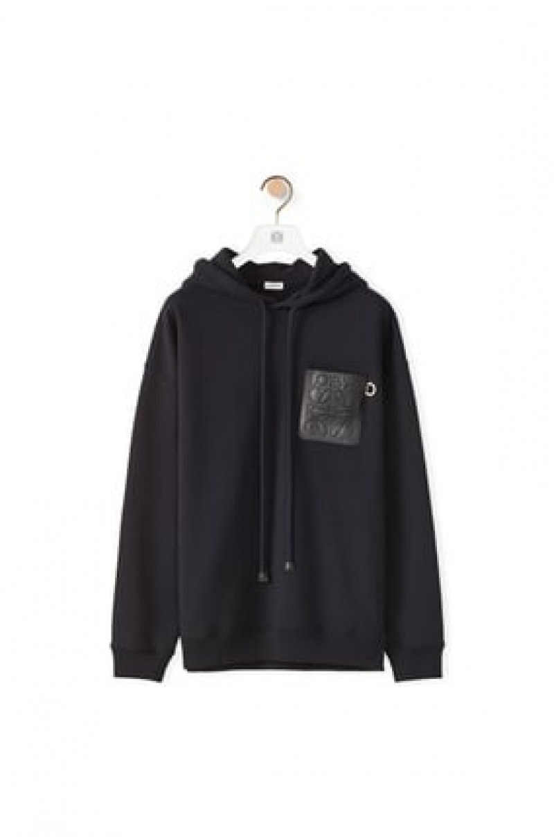 Sudaderas Loewe Anagram leather patch hoodie in cotton Hombre Azul Marino Oscuro | 297UPZHEC