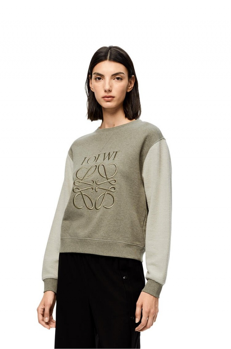 Sudaderas Loewe LOEWE Anagram embroidered sweatshirt in cotton Mujer Verde | 026PVJMNL