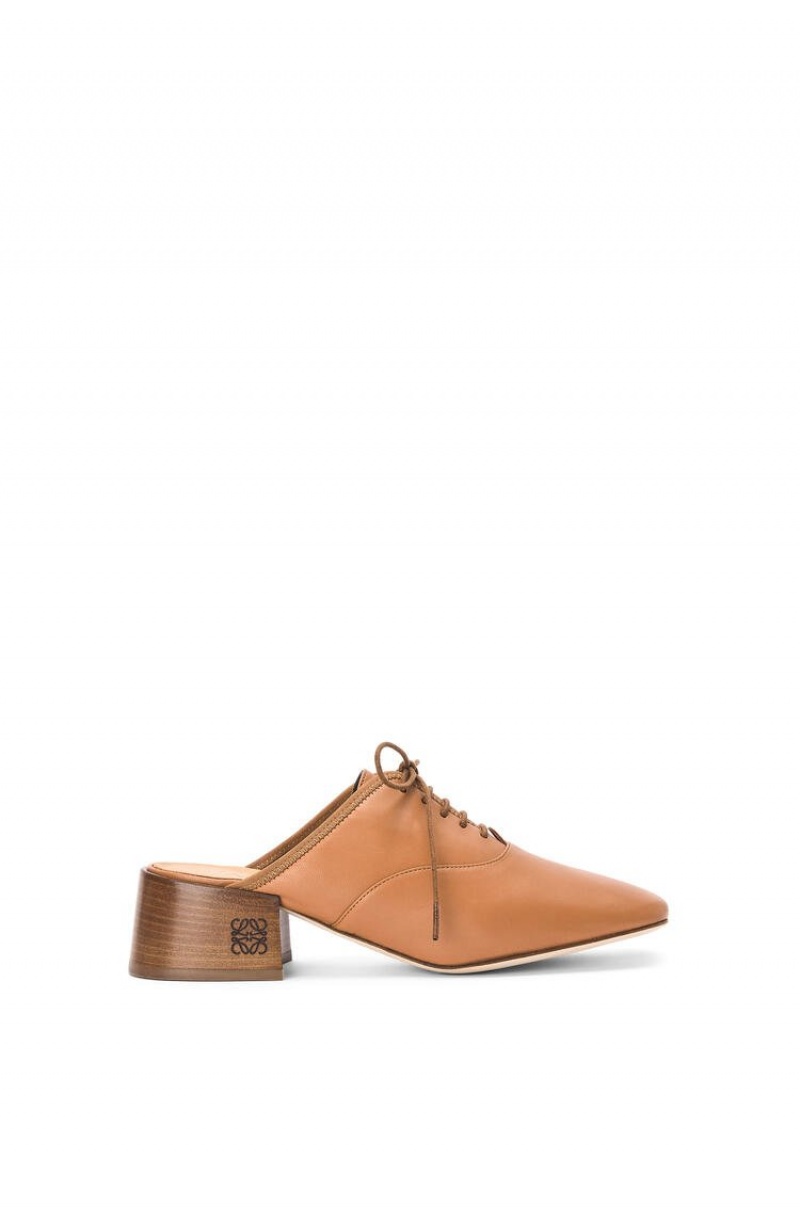 Tacones Loewe Slip on soft derby in lambskin Mujer Camel | 168DEWSCM