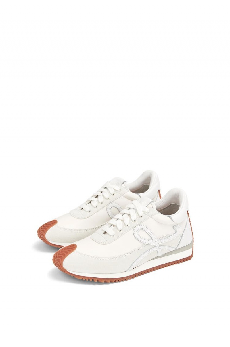 Zapatillas Loewe Flow Runner in lambskin and calfskin Mujer Blancas | 286SWJFBU