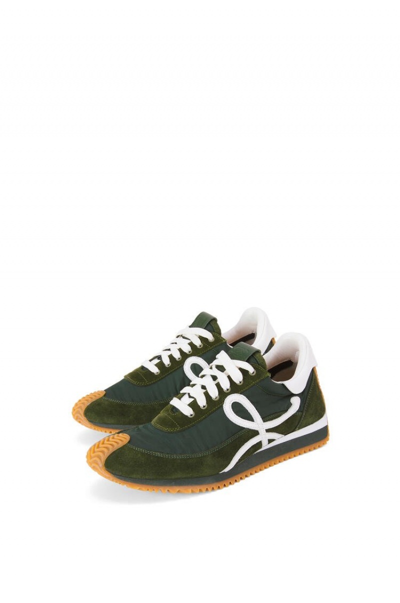 Zapatillas Loewe Flow runner in suede and nylon Mujer Verde | 257NYJIAH