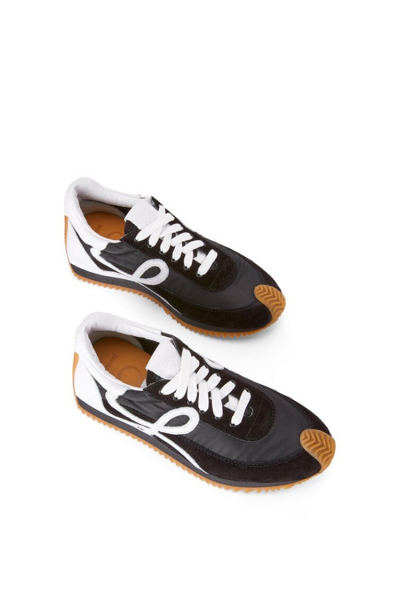 Zapatillas Loewe Flow runner in suede, calfskin and nylon Mujer Negras Blancas | 237KPFJWV