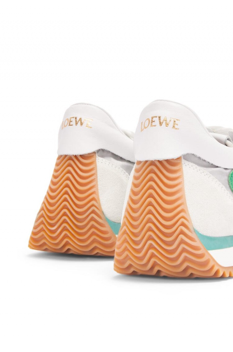 Zapatillas Loewe Flow runner in technical mesh and suede Mujer Plateadas Blancas Verde | 961SKLQAM