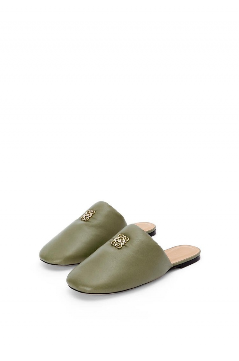 Zapatos Planos Loewe Acolchado Anagram mule in lambskin Mujer Verde | 306JSQFMI