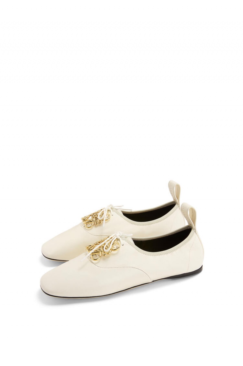 Zapatos Planos Loewe Anagram soft derby in lambskin Mujer Blancas | 498SMFJUB