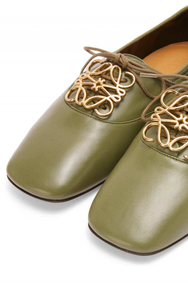 Zapatos Planos Loewe Anagram soft derby in lambskin Mujer Verde Oliva Verde | 231JGNZCP