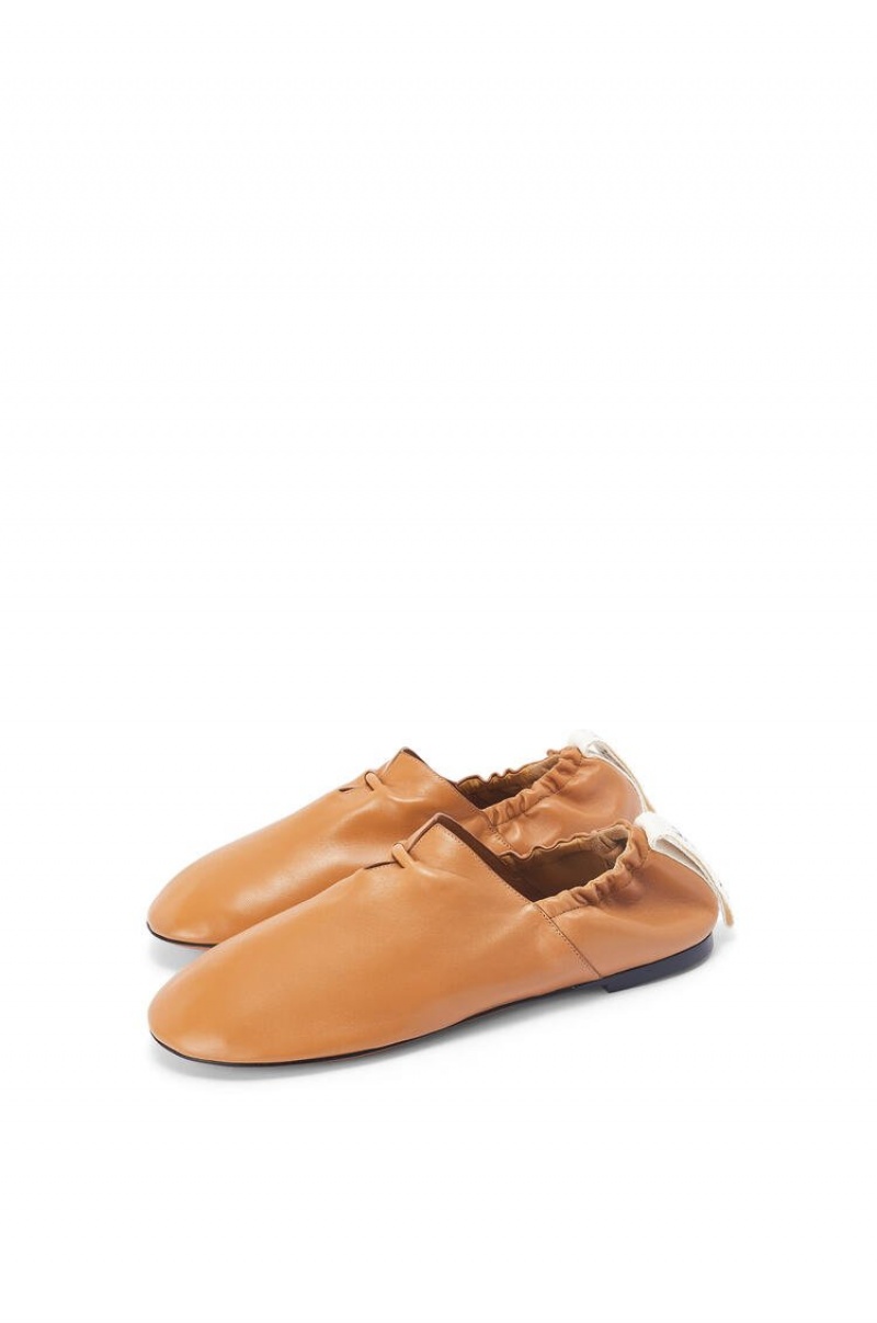 Zapatos Planos Loewe Flamenco ballerina in calfskin Mujer Warm Desert | 736RNGDUH