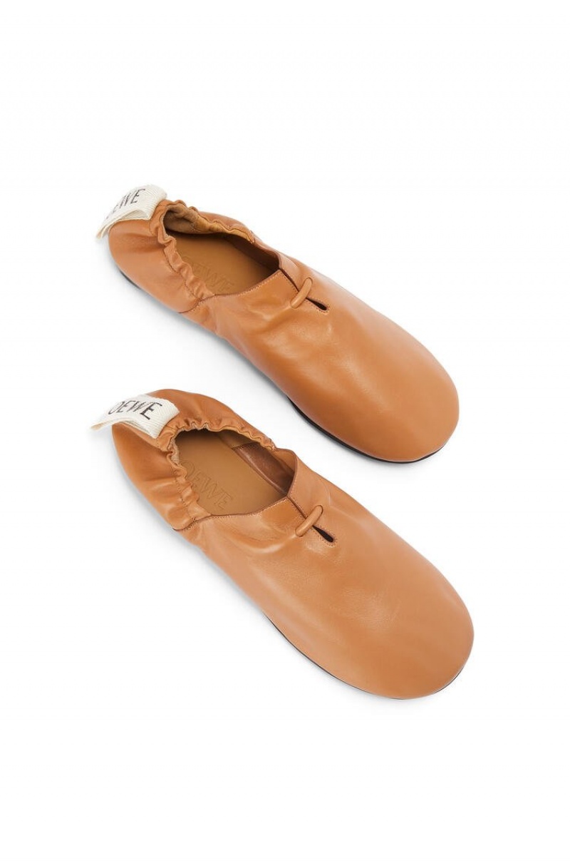 Zapatos Planos Loewe Flamenco ballerina in calfskin Mujer Warm Desert | 736RNGDUH